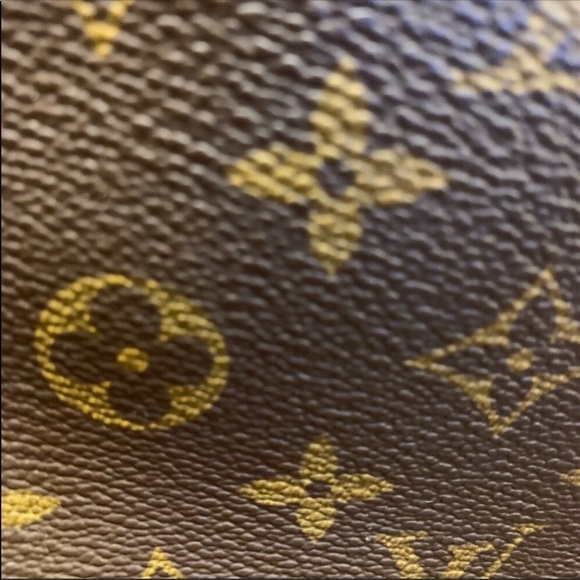 Authentic Louis Vuitton Looping GM - Picture 2 of 9